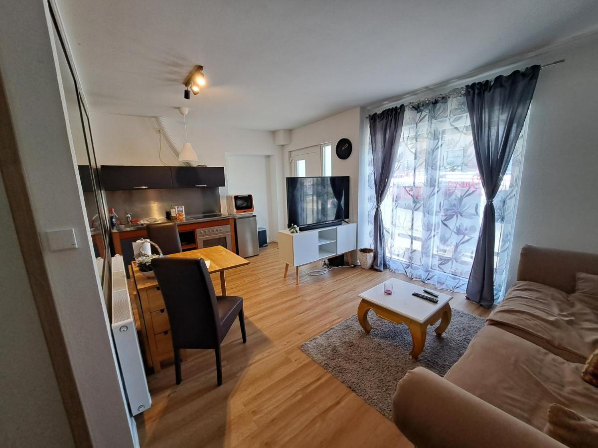 Ladenlokal Beim Metzger Becker Apartamento Mülheim-Kärlich Exterior foto
